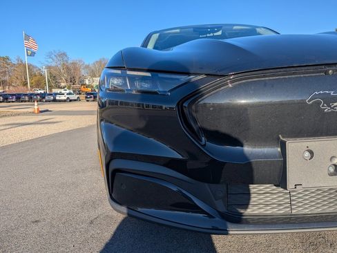 Used 2025 Ford Mustang Mach-E Premium image 10