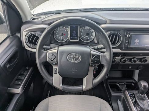 Used 2017 Toyota Tacoma SR5 w/ Tow Package image 12