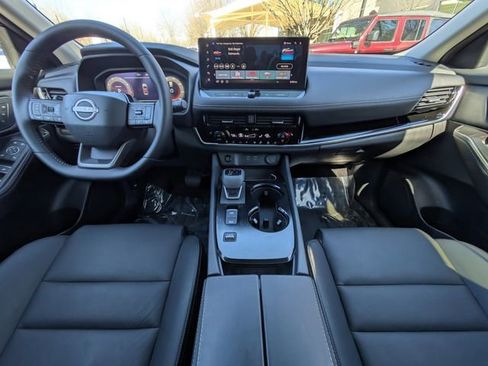 Used 2025 Nissan Rogue SL w/ SL Premium Package image 15