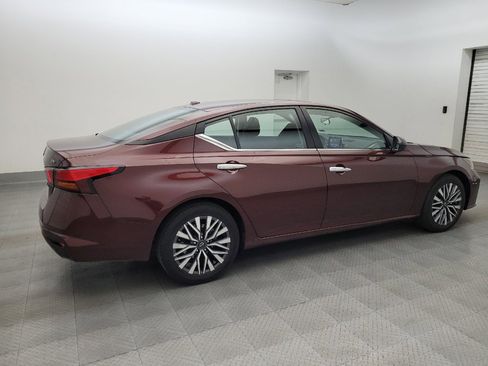 Used 2024 Nissan Altima 2.5 SV FWD image 10