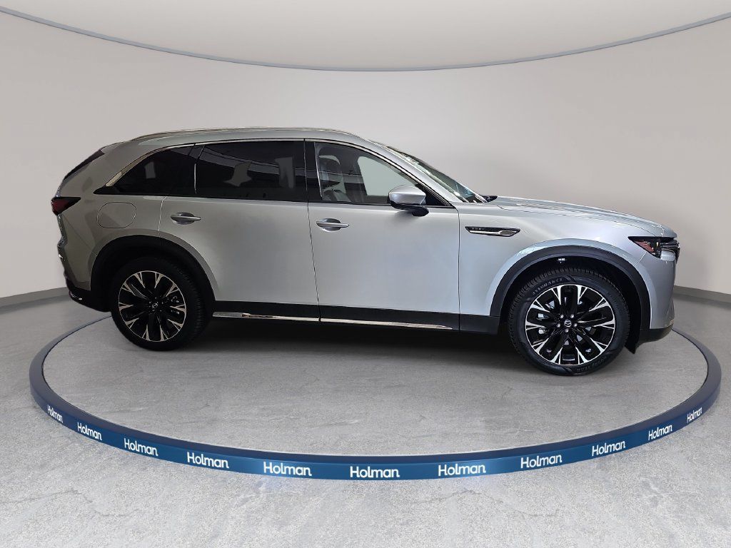 Used 2025 MAZDA CX-90 Plug-In Hybrid w/ Premium Plus AWD/4WD image 5