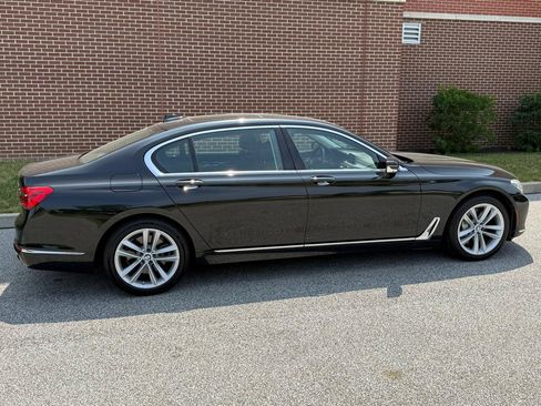 Used 2017 BMW 750i xDrive AWD/4WD image 13