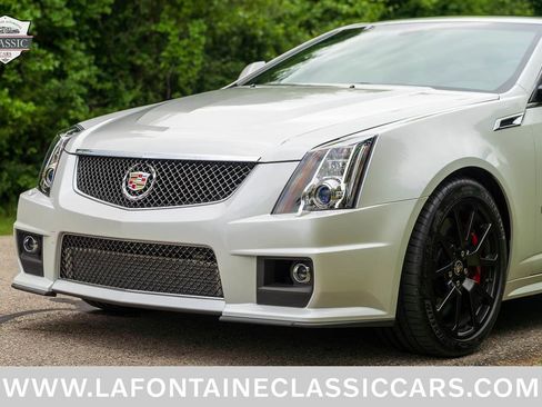 Used 2015 Cadillac CTS V RWD image 24
