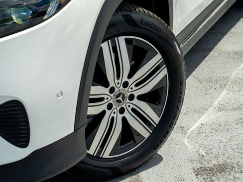 Certified 2024 Mercedes-Benz EQB 250+ image 11