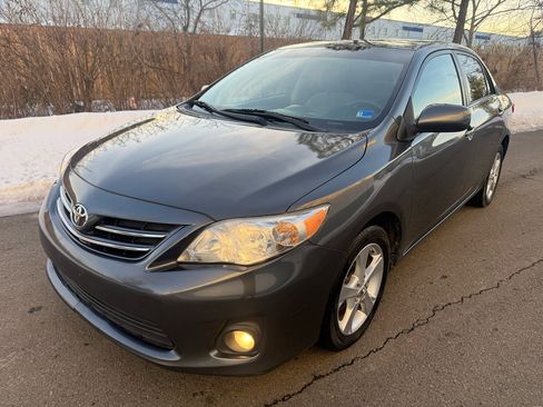 Used 2013 Toyota Corolla LE Special Edition image 2