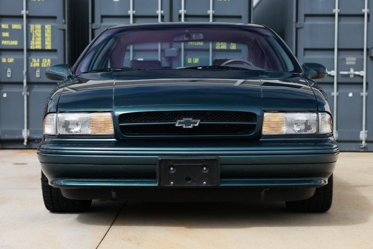 Used 1996 Chevrolet Caprice SS RWD image 19