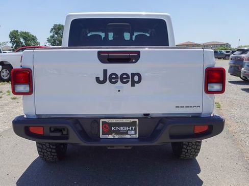 New 2025 Jeep Gladiator Sport image 9