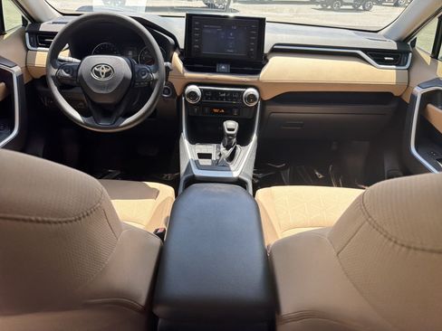 Used 2019 Toyota RAV4 XLE w/ Convenience Package FWD image 22