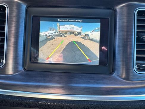 Used 2018 Dodge Charger SXT image 17