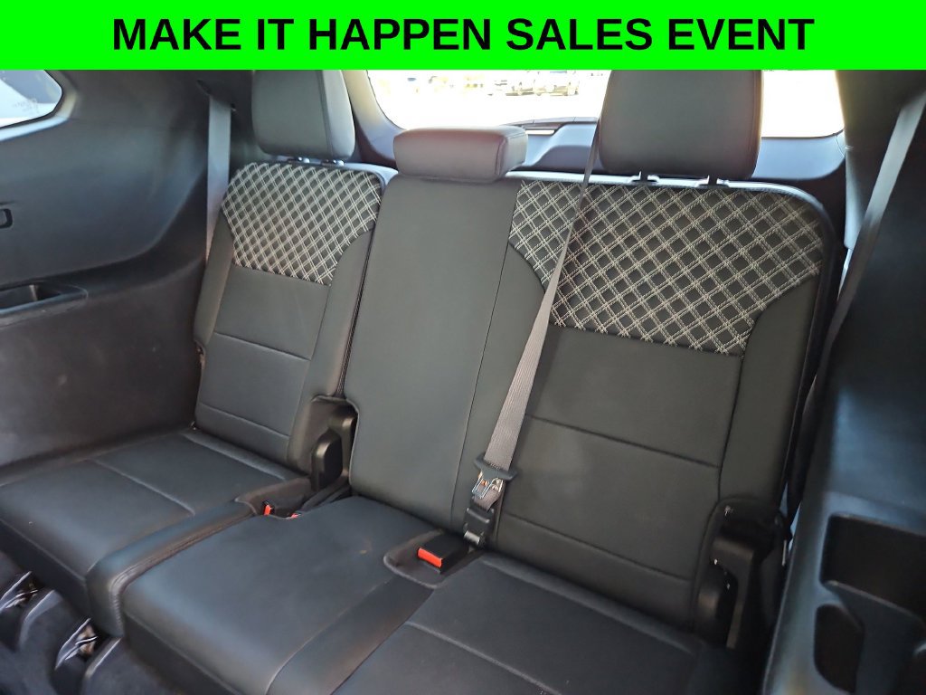 Used 2025 GMC Acadia Denali w/ Super Cruise Package FWD image 16