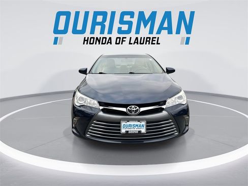 Used 2017 Toyota Camry XLE image 3