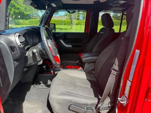 Used 2017 Jeep Wrangler Unlimited Rubicon w/ Connectivity Group image 20