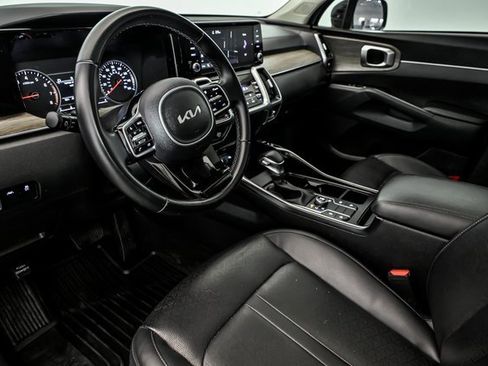 Used 2022 Kia Sorento S w/ Panoramic Sunroof Package image 10