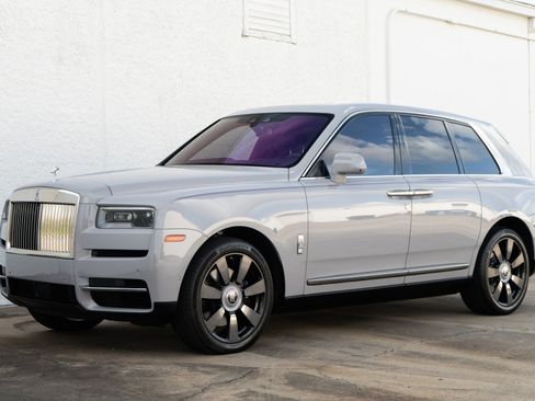 Used 2024 Rolls-Royce Cullinan AWD/4WD image 10