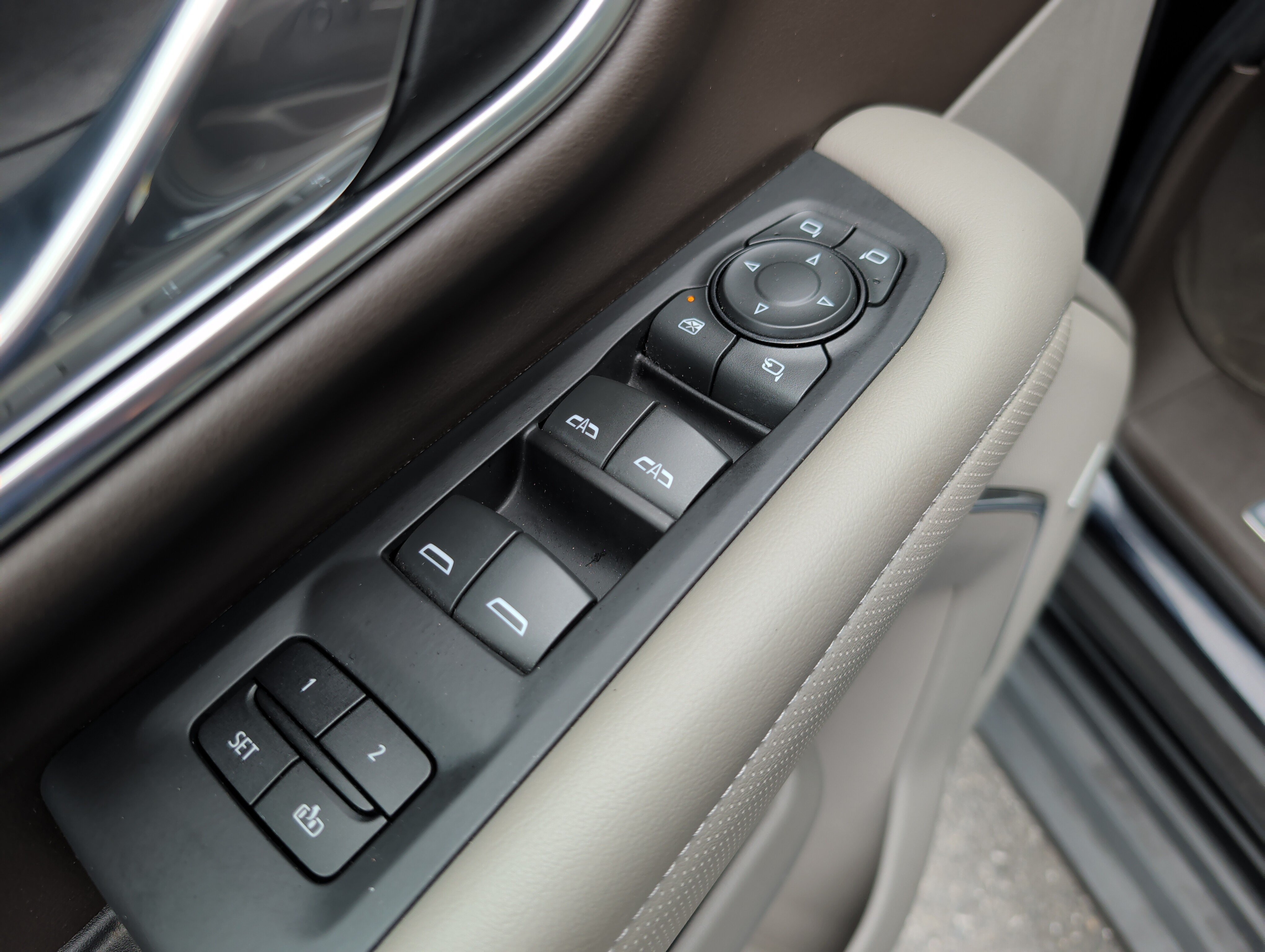 Used 2021 GMC Yukon SLT w/ SLT Luxury Plus Package AWD/4WD image 17