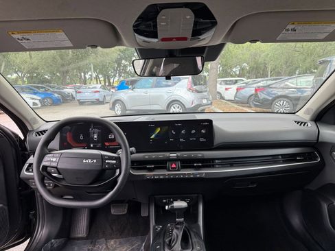 Used 2025 Kia K4 FWD image 31