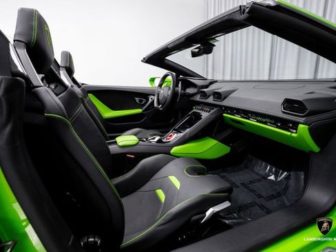 Used 2023 Lamborghini Huracan EVO image 41