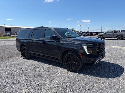 Used 2025 GMC Yukon XL AT4 Ultimate w/ LPO, AT4 Appearance Package AWD/4WD image 16