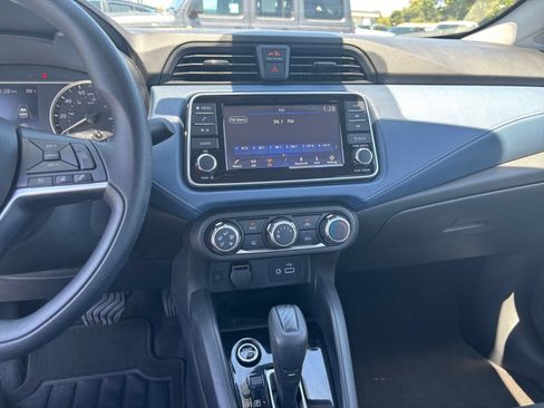 Used 2025 Nissan Versa SV FWD image 17