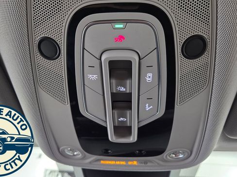 Used 2021 Audi e-tron Premium image 21