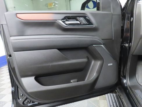 Used 2025 GMC Yukon XL Denali w/ Sun & Power Step Package AWD/4WD image 59