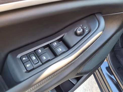 Used 2025 Jeep Grand Cherokee Limited w/ Black Appearance Package image 20