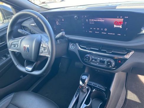 Used 2025 Buick Envista Sport Touring image 25