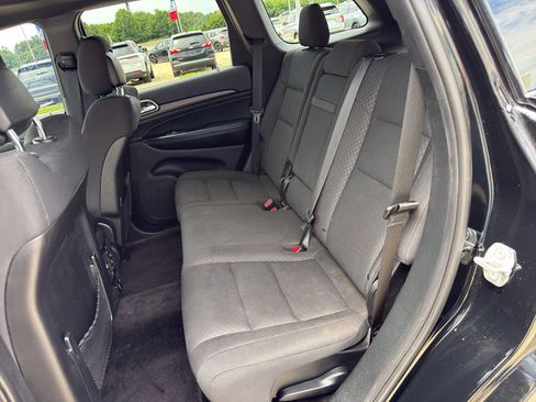 Used 2018 Jeep Grand Cherokee Laredo AWD/4WD image 13
