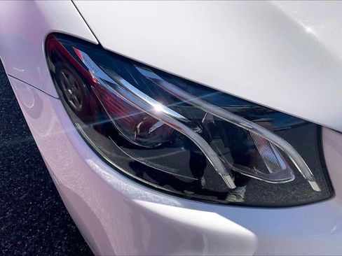 Used 2018 Mercedes-Benz E 300 4MATIC image 26