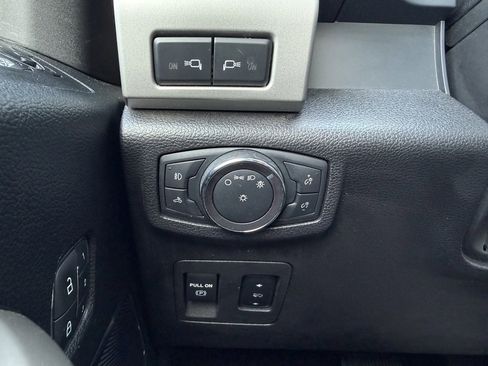 Certified 2018 Ford F150 Lariat image 13