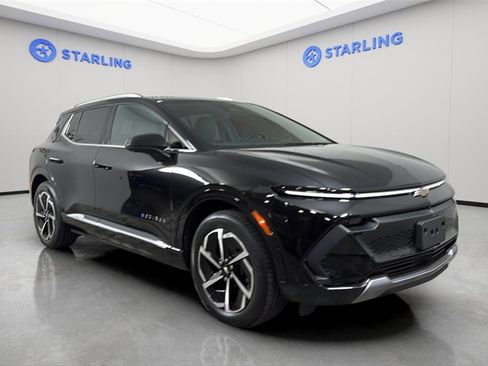 Used 2025 Chevrolet Equinox EV LT image 13