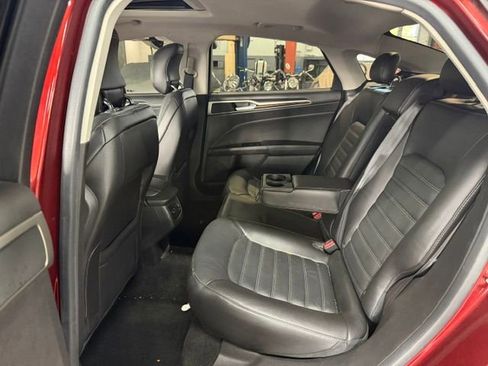 Used 2014 Ford Fusion SE w/ Equipment Group 202A FWD image 8