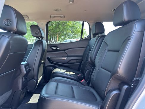 Certified 2022 GMC Acadia SLT w/ Elevation Edition AWD/4WD image 18