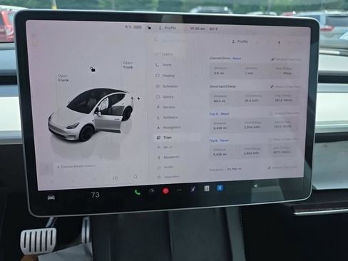 Used 2024 Tesla Model Y Performance AWD/4WD image 9