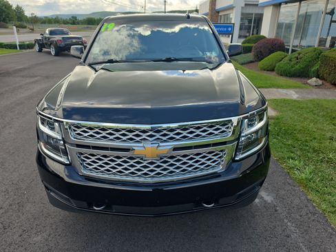 Used 2019 Chevrolet Tahoe LT w/ LT Signature Package AWD/4WD image 9