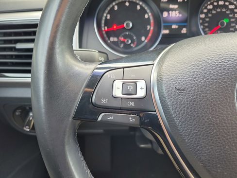 Used 2018 Volkswagen Atlas SEL FWD image 28