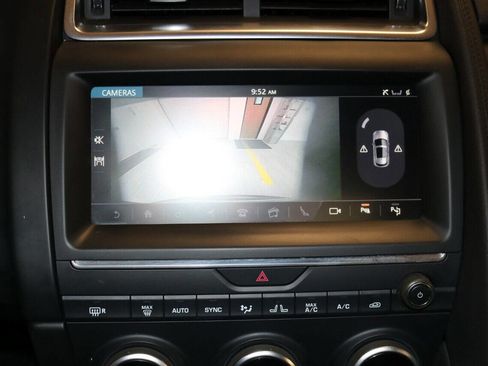 Used 2020 Jaguar E-PACE SE image 30