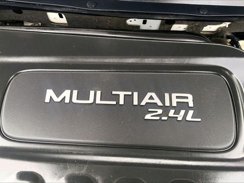 Used 2018 Jeep Cherokee Latitude AWD/4WD image 31