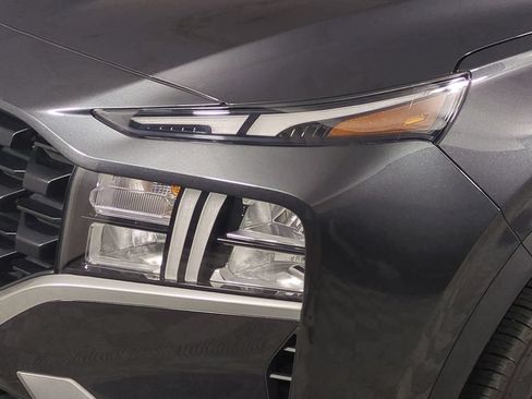 Used 2023 Hyundai Santa Fe SEL FWD image 10