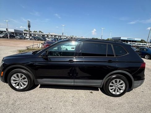 Used 2018 Volkswagen Tiguan S FWD image 4