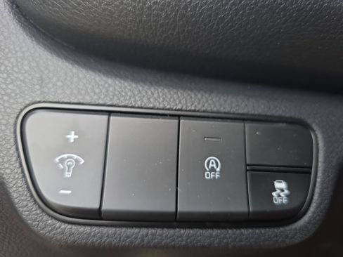 Certified 2025 Kia Seltos S image 26