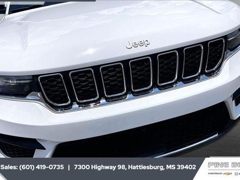 Used 2024 Jeep Grand Cherokee Laredo X RWD image 22