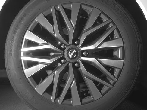 Used 2025 Nissan Altima 2.5 SV image 15