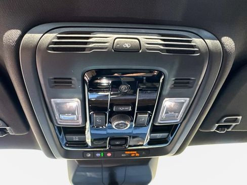 Certified 2025 Cadillac Escalade Premium Luxury AWD/4WD image 21