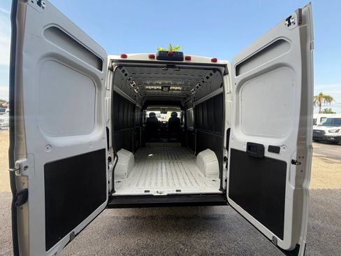 Used 2025 RAM ProMaster 2500 w/ Convenience Group FWD image 5