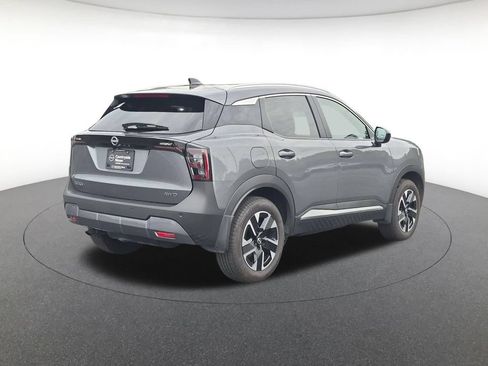 Used 2026 Nissan Kicks SV AWD/4WD image 5