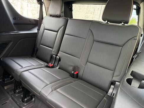 Used 2022 Chevrolet Tahoe Premier w/ Premium Package 2 AWD/4WD image 15