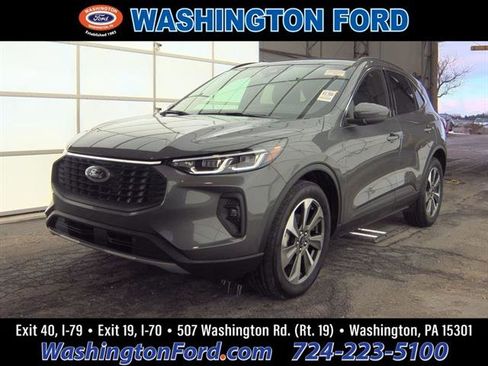 Used 2025 Ford Escape Platinum image 1