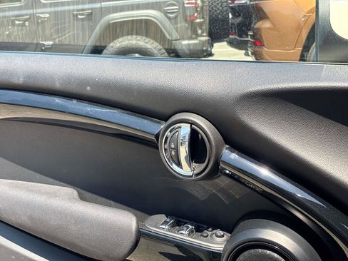 Used 2019 MINI Cooper John Cooper Works w/ Signature Upholstery Package FWD image 17
