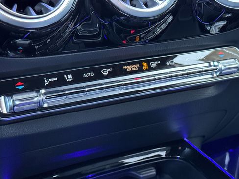 Certified 2025 Mercedes-Benz GLA 250 4MATIC image 21